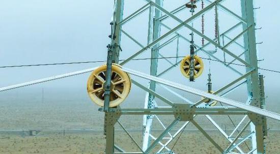 和田 民豐 且末 若羌 750千伏輸變電工程進入導線架設階段