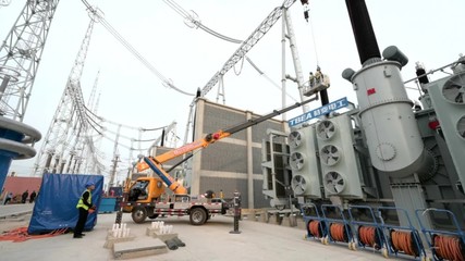 張智剛董事長與特變電工董事長張新會(huì)晤，共商電氣產(chǎn)品生產(chǎn)合作